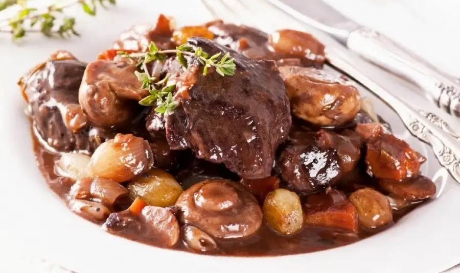 Receta para preparar Estofado de ternera con champiñones
