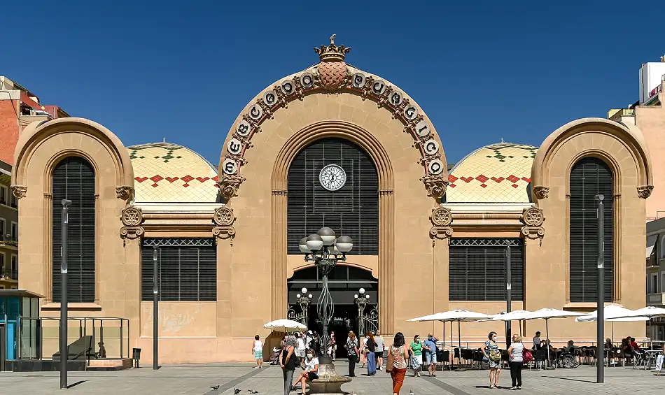 Mercado Central de Tarragona. Modernismo vivo y tradición mediterránea Mercado Central de Tarragona. Modernismo vivo y tradición mediterránea
